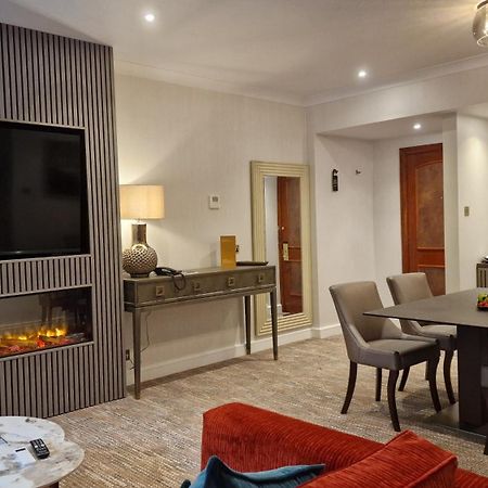Coppid Beech Hotel Бракнел Екстериор снимка
