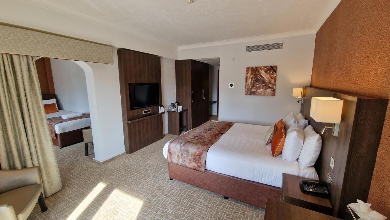 Coppid Beech Hotel Бракнел Екстериор снимка