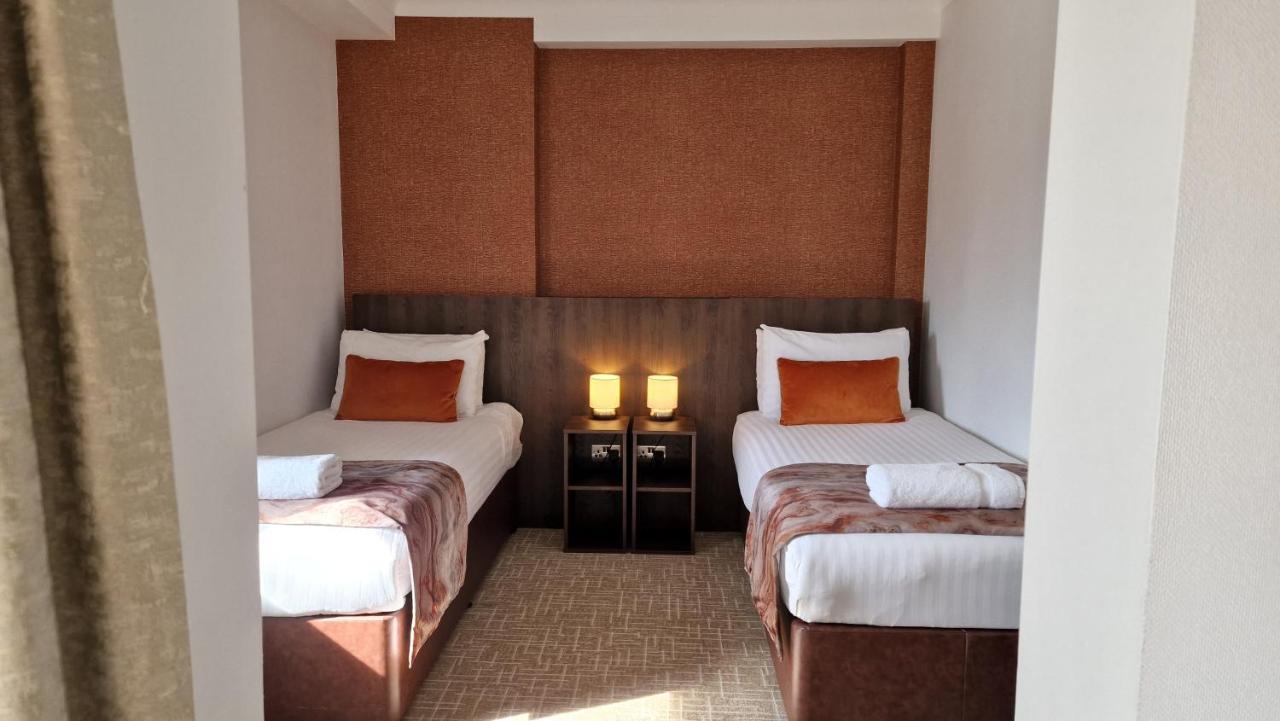 Coppid Beech Hotel Бракнел Екстериор снимка