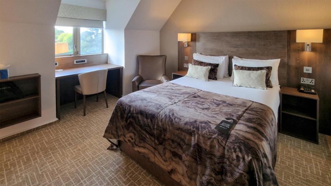 Coppid Beech Hotel Бракнел Екстериор снимка