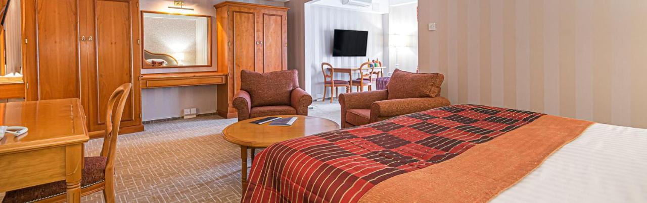 Coppid Beech Hotel Бракнел Екстериор снимка
