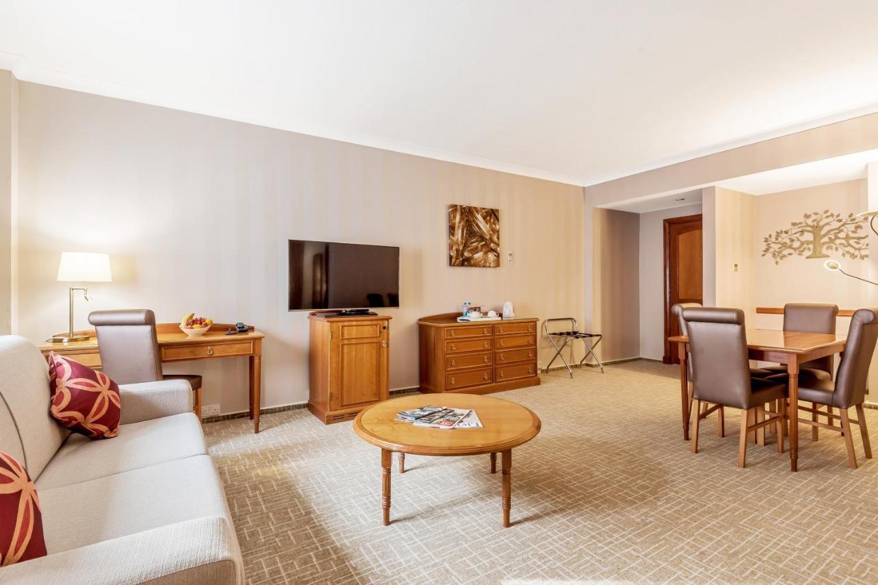 Coppid Beech Hotel Бракнел Екстериор снимка