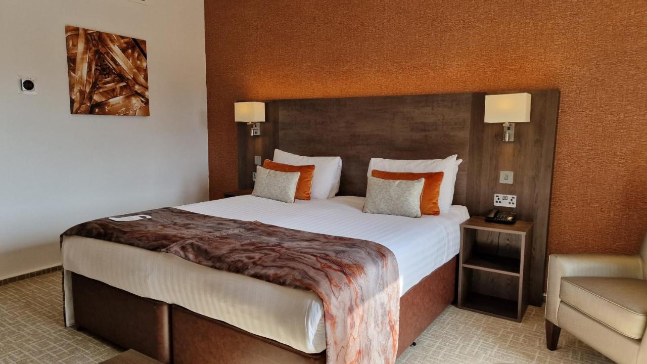 Coppid Beech Hotel Бракнел Екстериор снимка