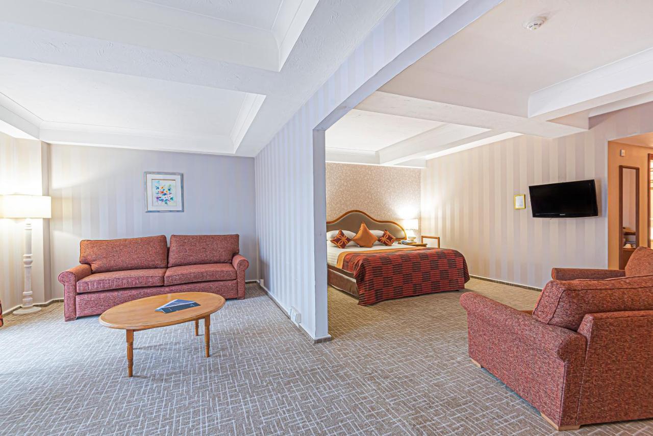 Coppid Beech Hotel Бракнел Екстериор снимка