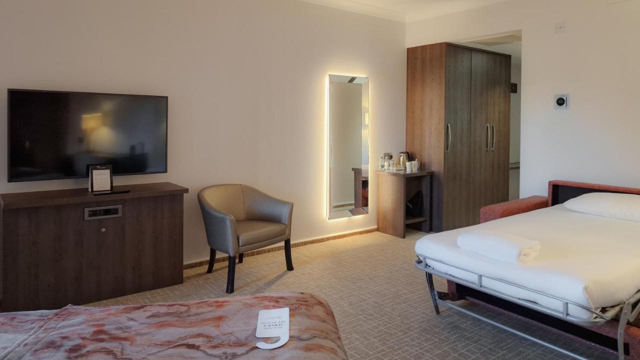 Coppid Beech Hotel Бракнел Екстериор снимка