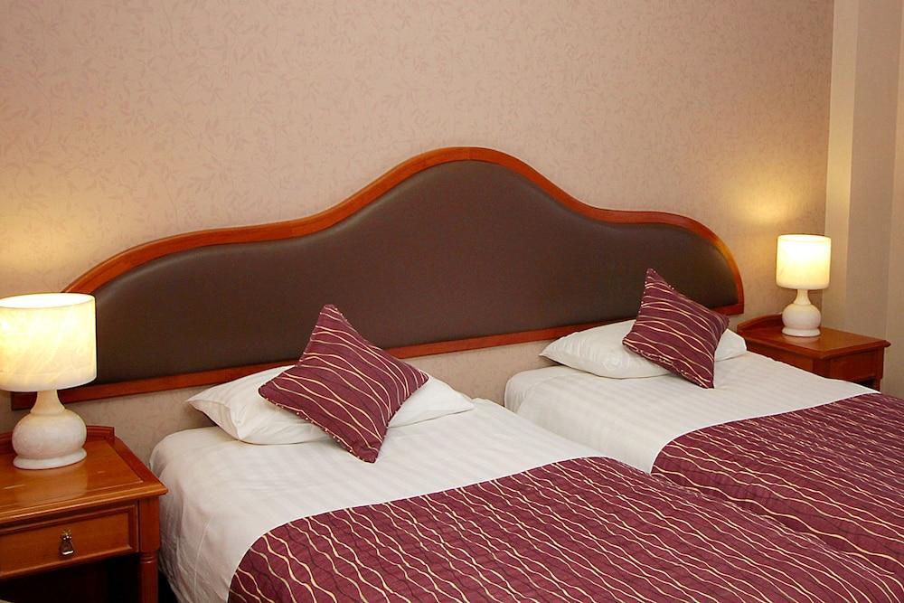 Coppid Beech Hotel Бракнел Екстериор снимка